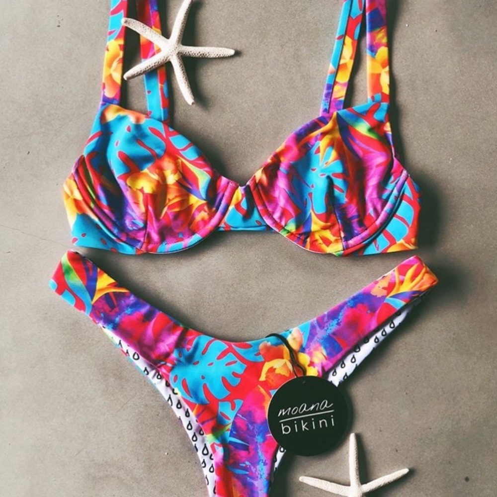 NWT Moana Bikini Lazy Lobster TOP ONLY